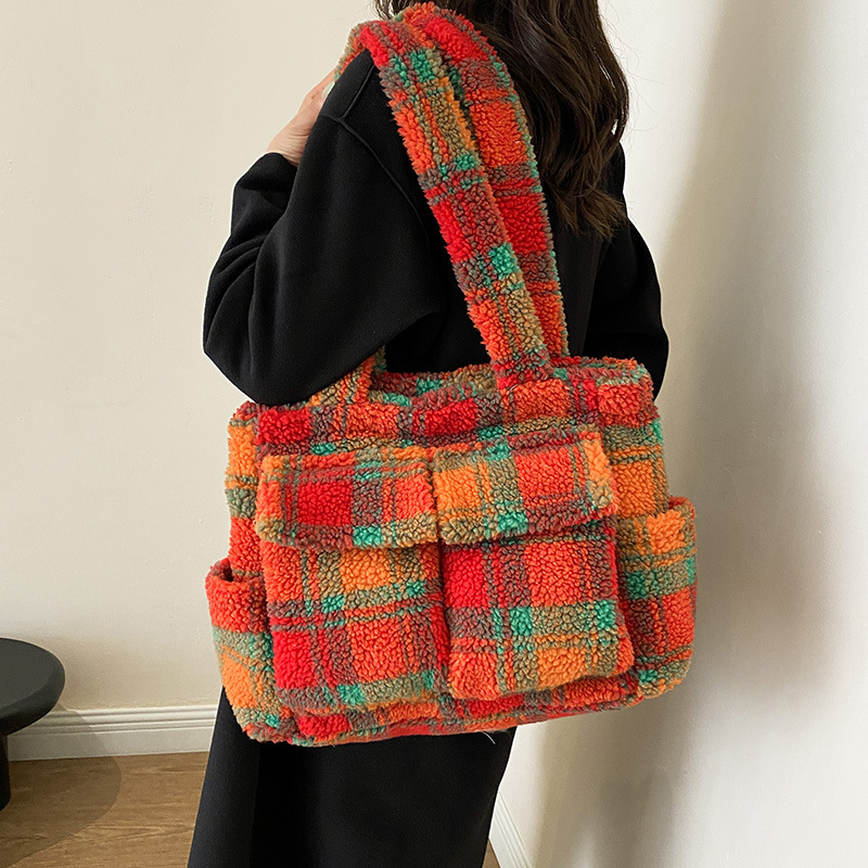 Borse tote in pile di agnello  - Women Handheld Bags recensione e prezzo